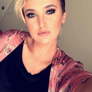 Meet your Posher, Mackenzie